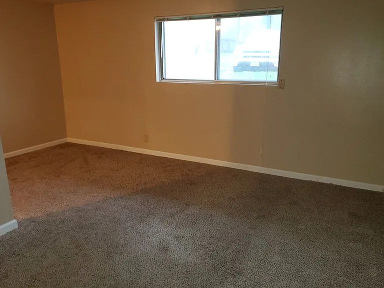 West Glen Apartments — Photo 45
