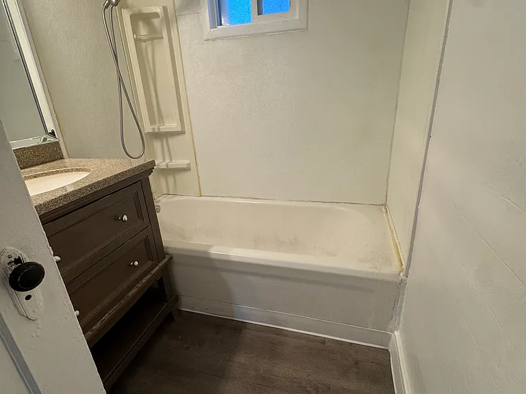 132 Ash St — Photo 9