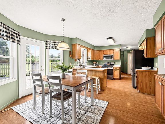 2nd image of 7 Cassandra Cir