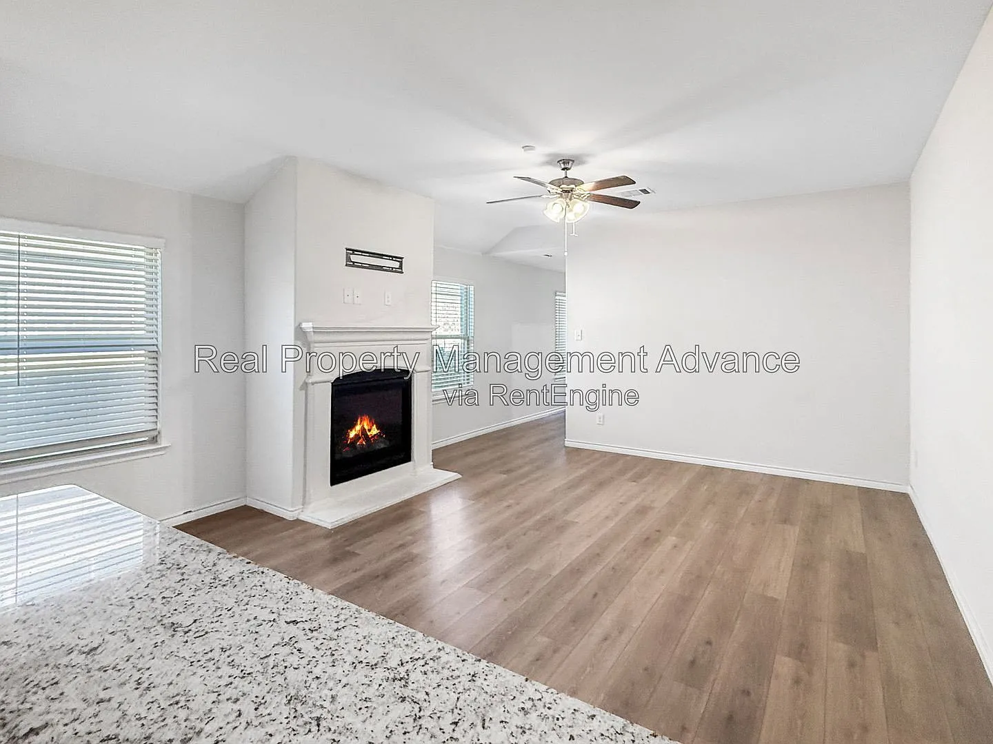 3 bed, 2.0 bath, 1516 sqft, $2,295 — Photo 4