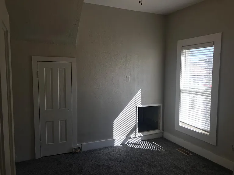 1148 Monument St — Photo 16