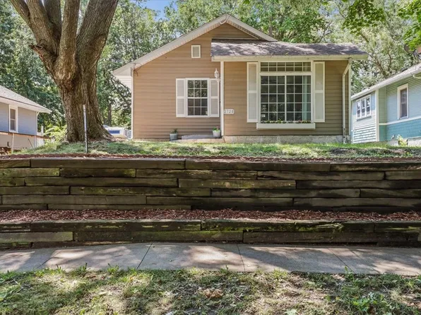 2728 Mondamin Ave, Des Moines, IA 50310