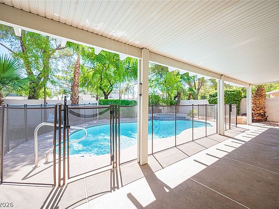 2nd image of 3116 Saint Tropez St