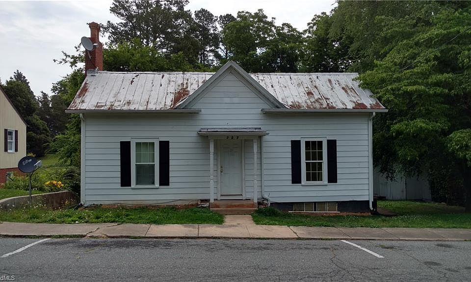 2nd image of 727 Liberty St