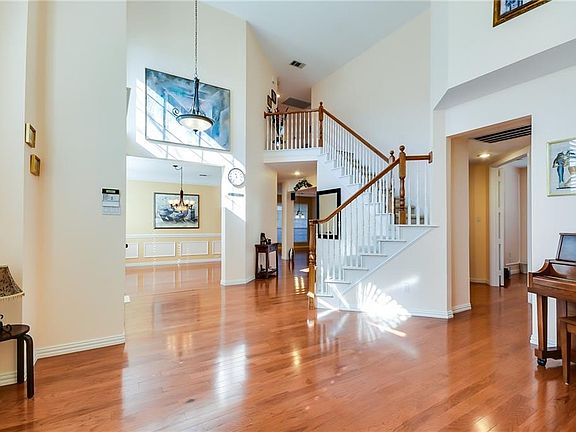 5th image of 3801 Evesham Dr
