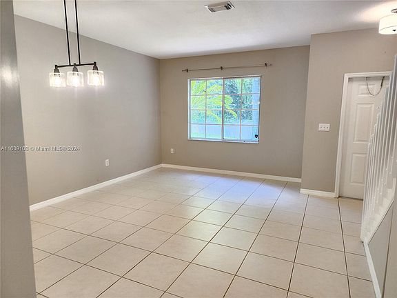5th image of 15720 SW 92nd Ave Unit 1A