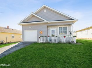 19 Longdenville St, Toms River, NJ 08757