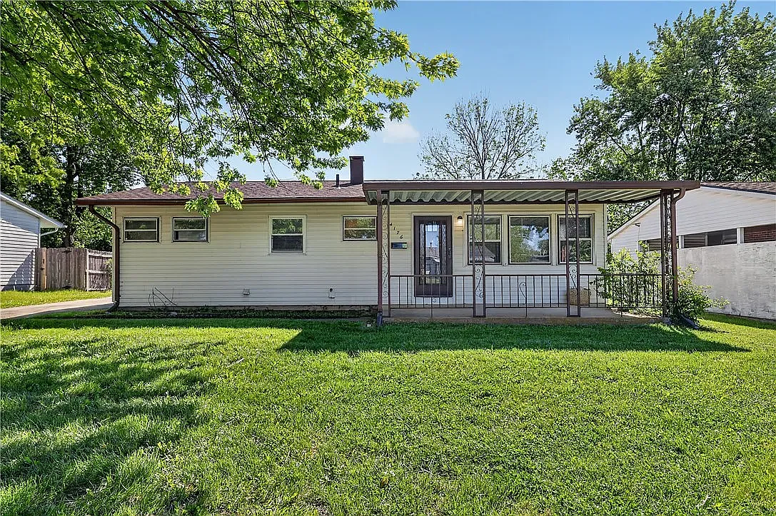 3 bed, 960 sqft, $1,400 — Photo 1