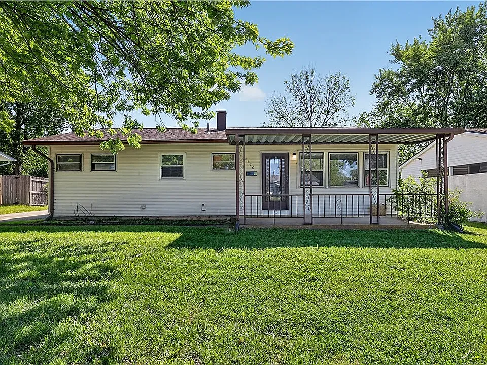 4176 Mapleleaf Dr