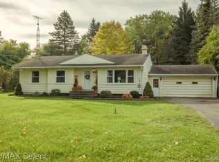 5449 Calkins Rd, Flint, MI 48532