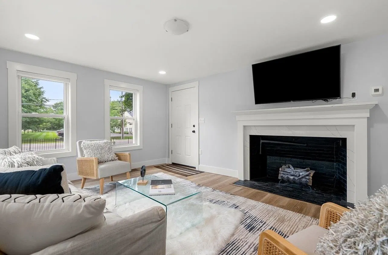 1 bed, 1.0 bath, 953 sqft, $2,200 — Photo 2
