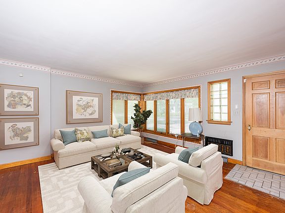 3rd image of 3105 Stillwell Dr