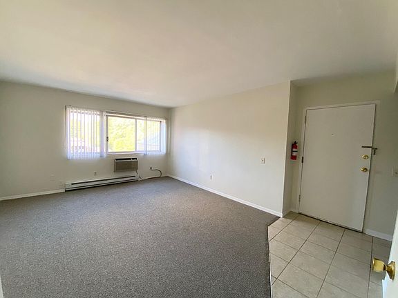 5th image of 722 W Kilgore Rd