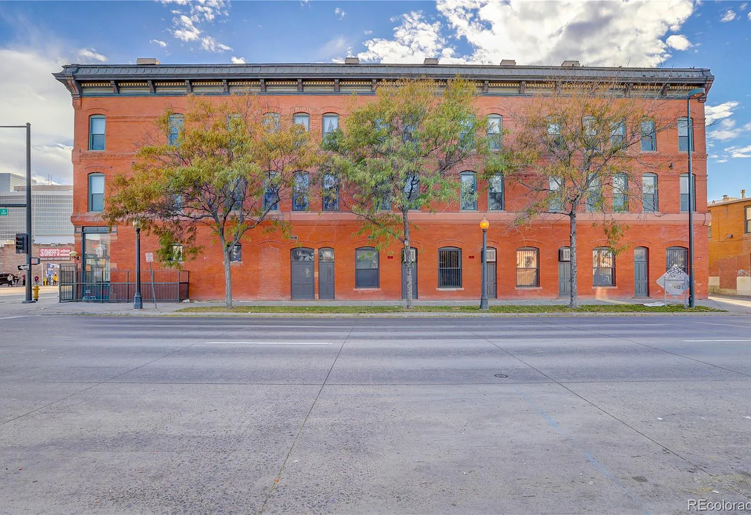 1 bed, 1.0 bath, 724 sqft, $2,550 — Photo 3