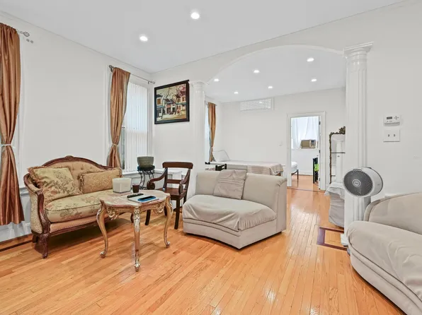 2154 60th Street image 18 of 29