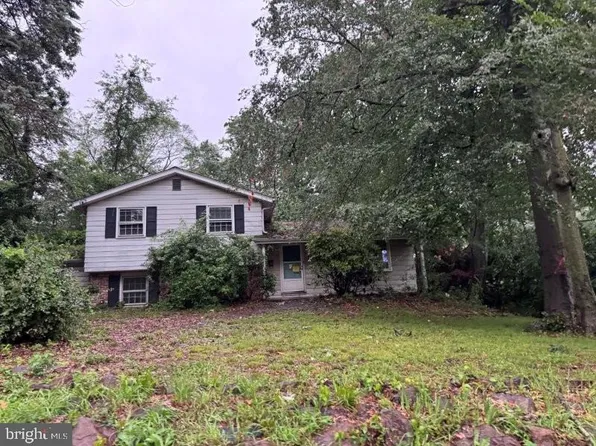 911 Broadway Ave, Secane, PA 19018