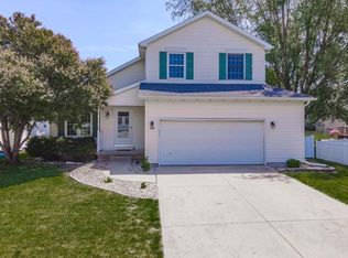 24 Drake Ct, Bloomington, IL 61704