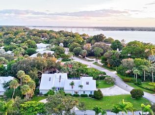 9 Quail Run Ln, Sewalls Pt, FL 34996