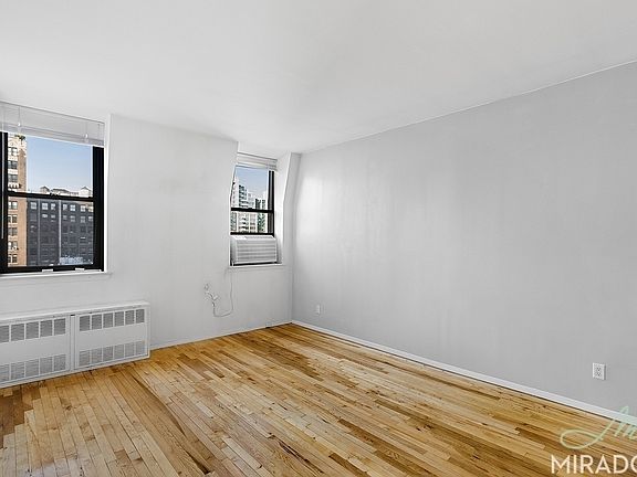 5th image of 304 E 20th St Ph H