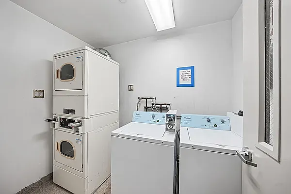229 E 35th St #5A — Photo 7