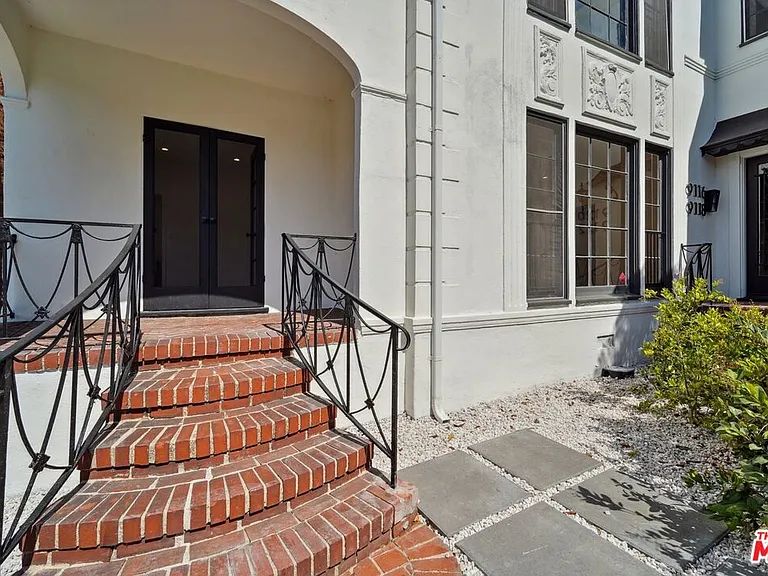 9116 W 3rd St — Photo 23