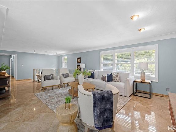 5th image of 105 Autumn Ln