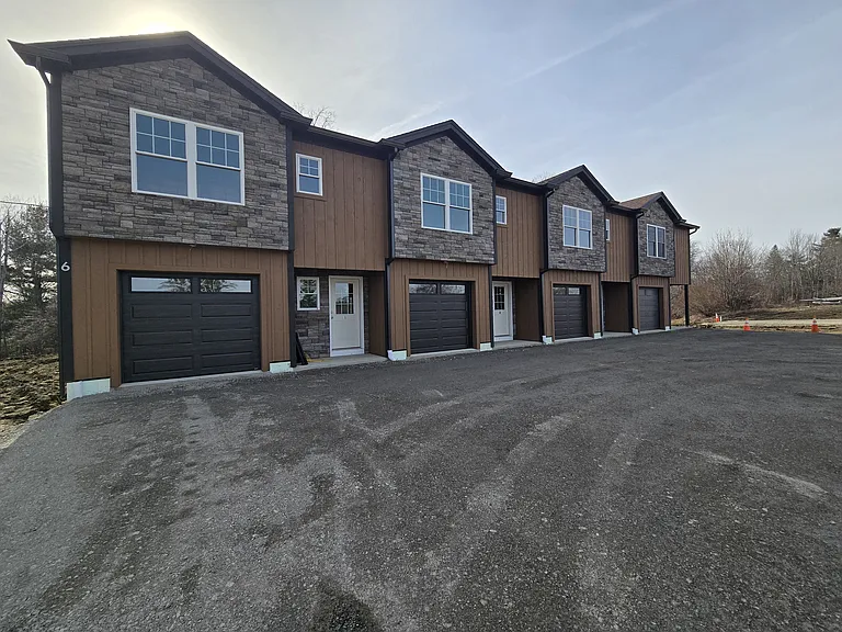 1554 Main Rd — Photo 8