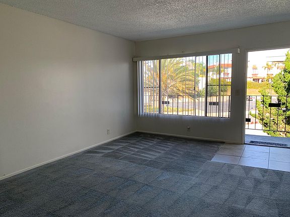 3rd image of 906 Torrance Blvd APT 26
