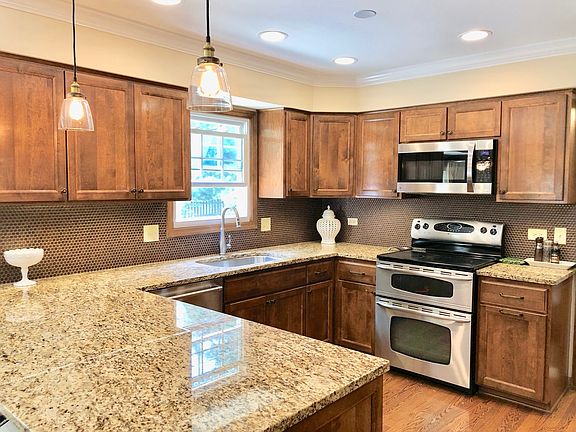 2nd image of 221 Winding Creek Dr