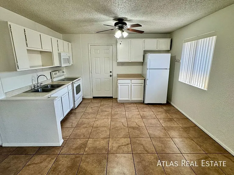 1861 E University Dr #1 — Photo 3