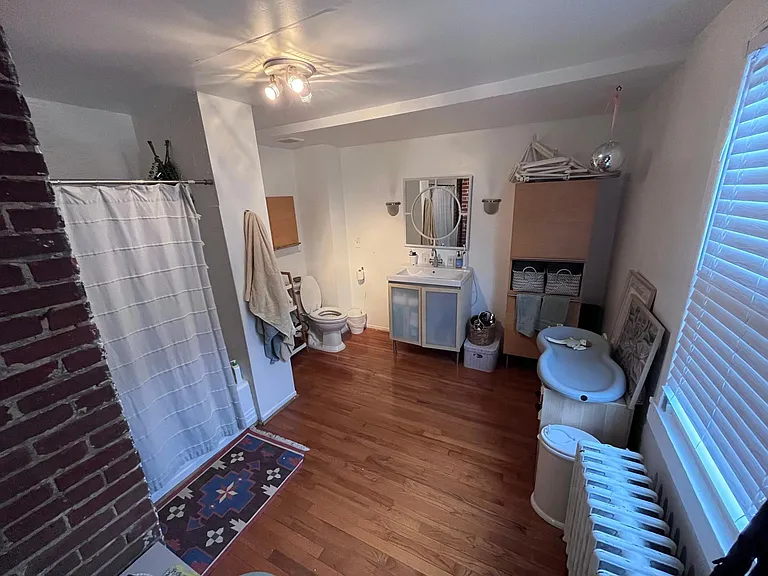 106 S Chester St — Photo 9