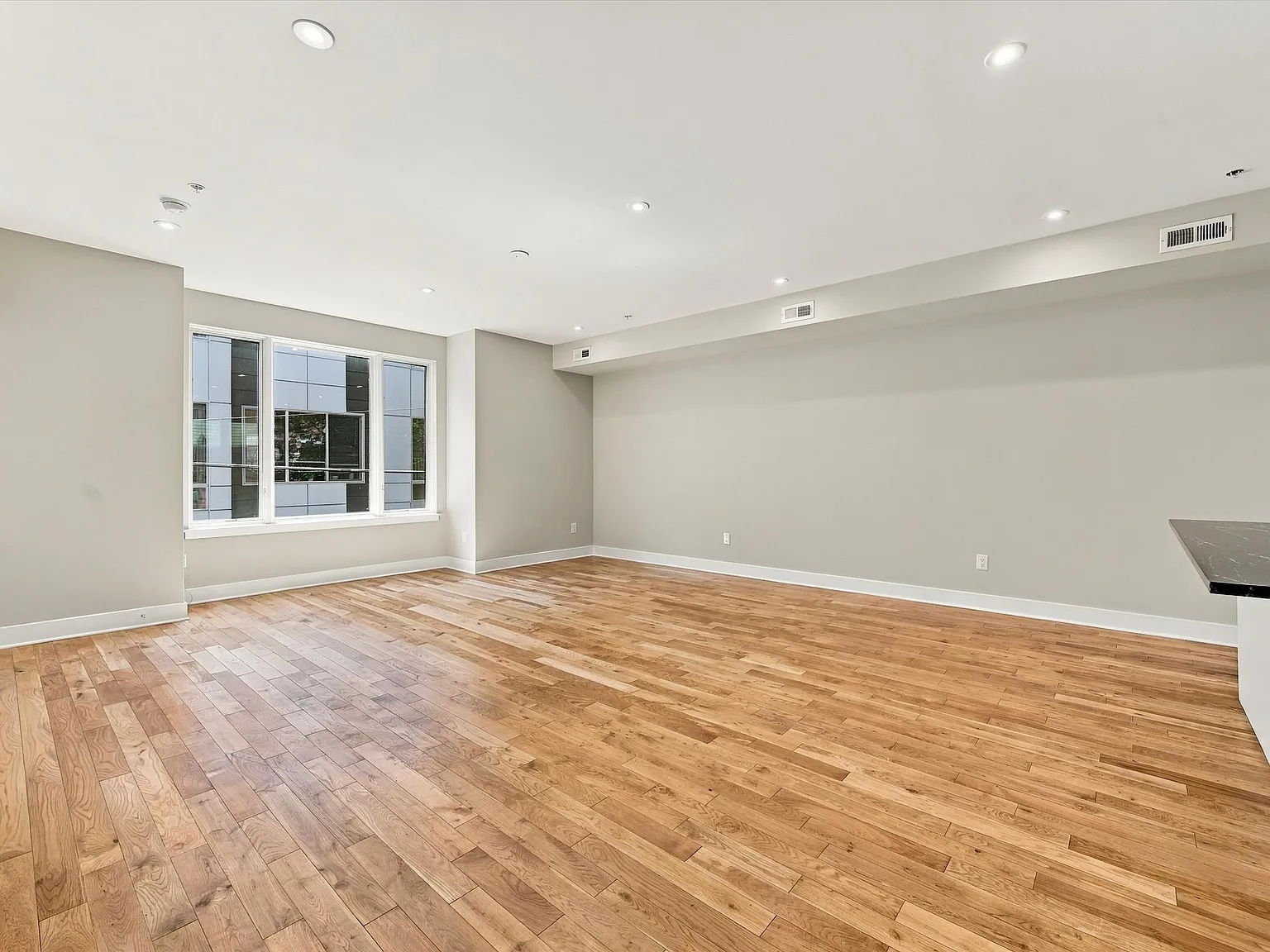 2 bed, $1,800 — Photo 4