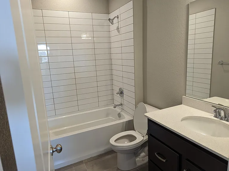 844 Schlagel St #4 — Photo 9