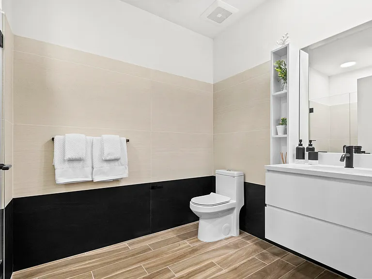 380 Montgomery St #102 — Photo 6
