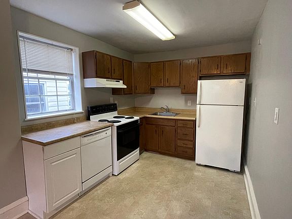 Eat-in kitchen