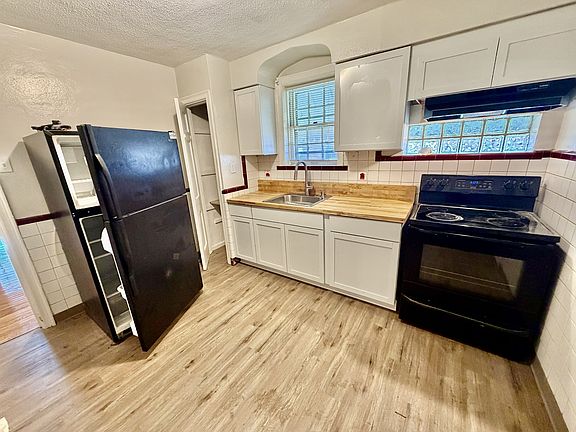 4th image of 8947 Mayfield Ct