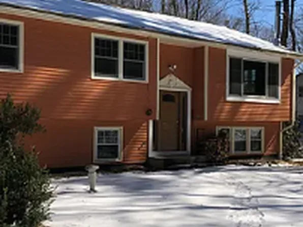 536 W Pelham Rd, Amherst, MA 01002