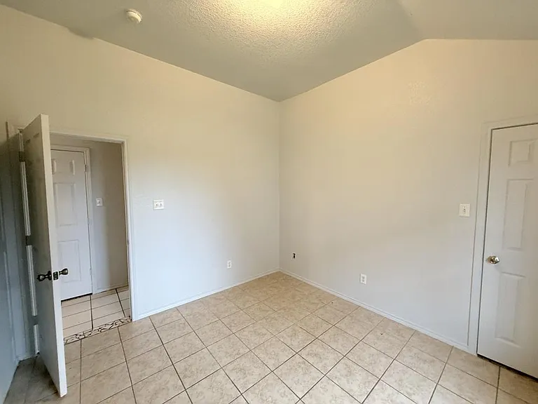 3708 Gus Dr #B — Photo 24