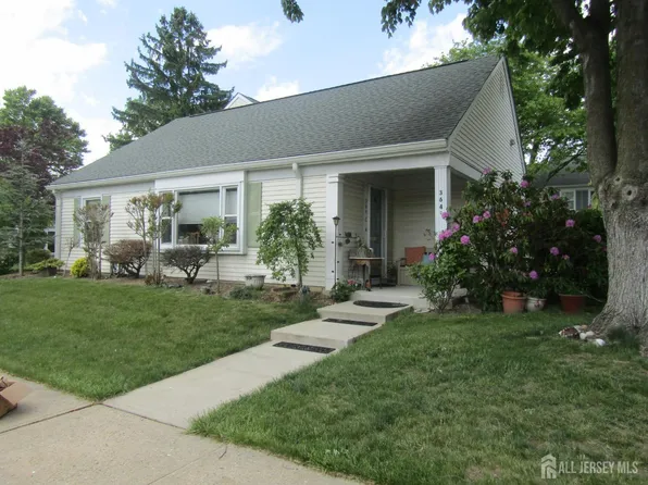 364 Old Nassau Rd #C, Monroe Township, NJ 08831