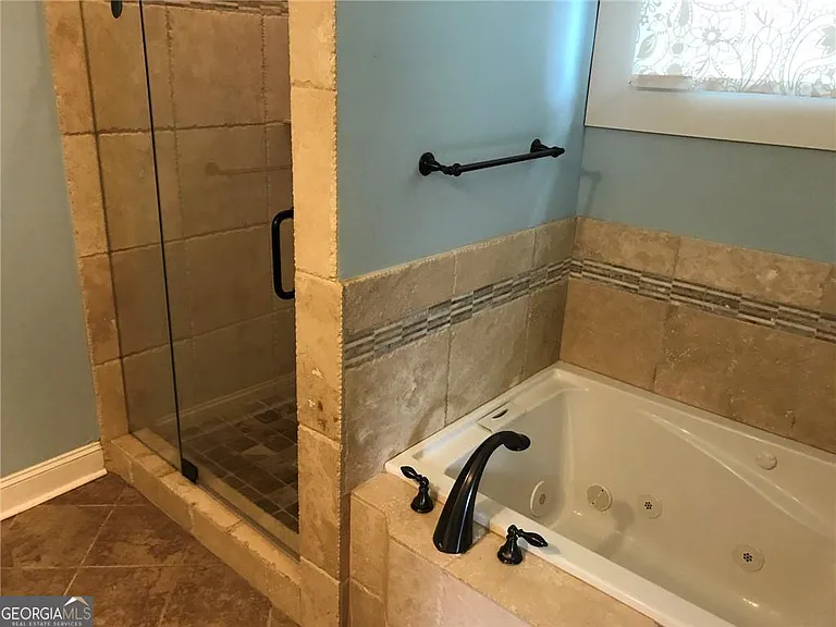 49 Leslie St — Photo 28