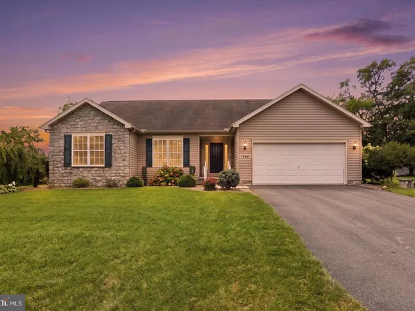 1784 Falcon Ln, Chambersburg, PA 17202