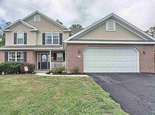 15 Redwood Dr, Enola, PA 17025