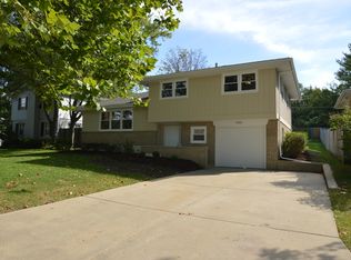 6021 Brookbank Rd, Downers Grove, IL 60516