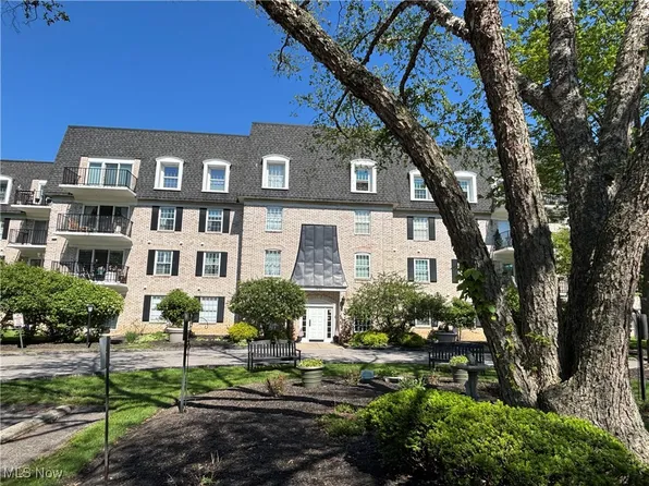 1931 King James Pkwy APT 131, Westlake, OH 44145