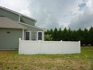 2nd image of 1022 Caravan Way