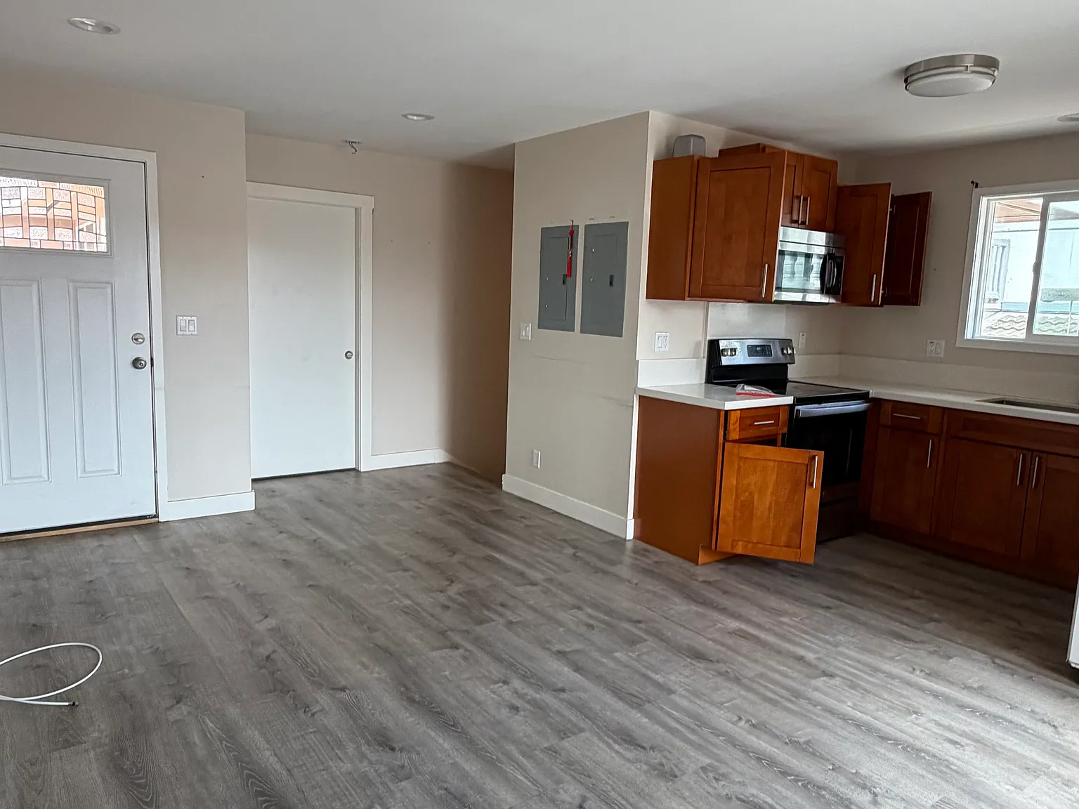 3 bed, $2,500 — Photo 2