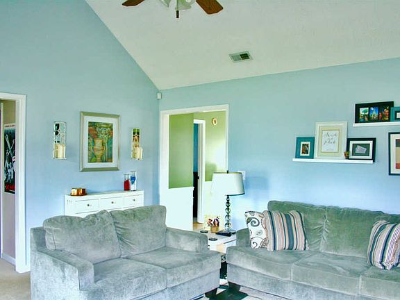 4th image of 211 Royal Garden Dr