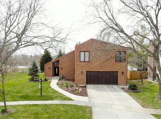 6228 Meyer Rd, Woodridge, IL 60517