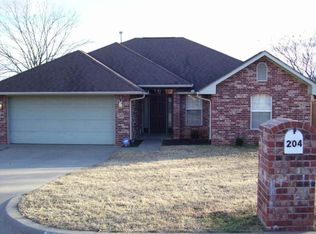 204 E St, Perry, OK 73077