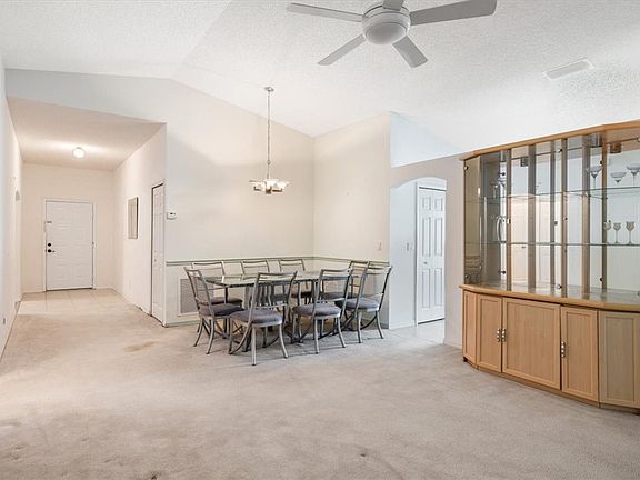 2nd image of 1009 E 13th Sq